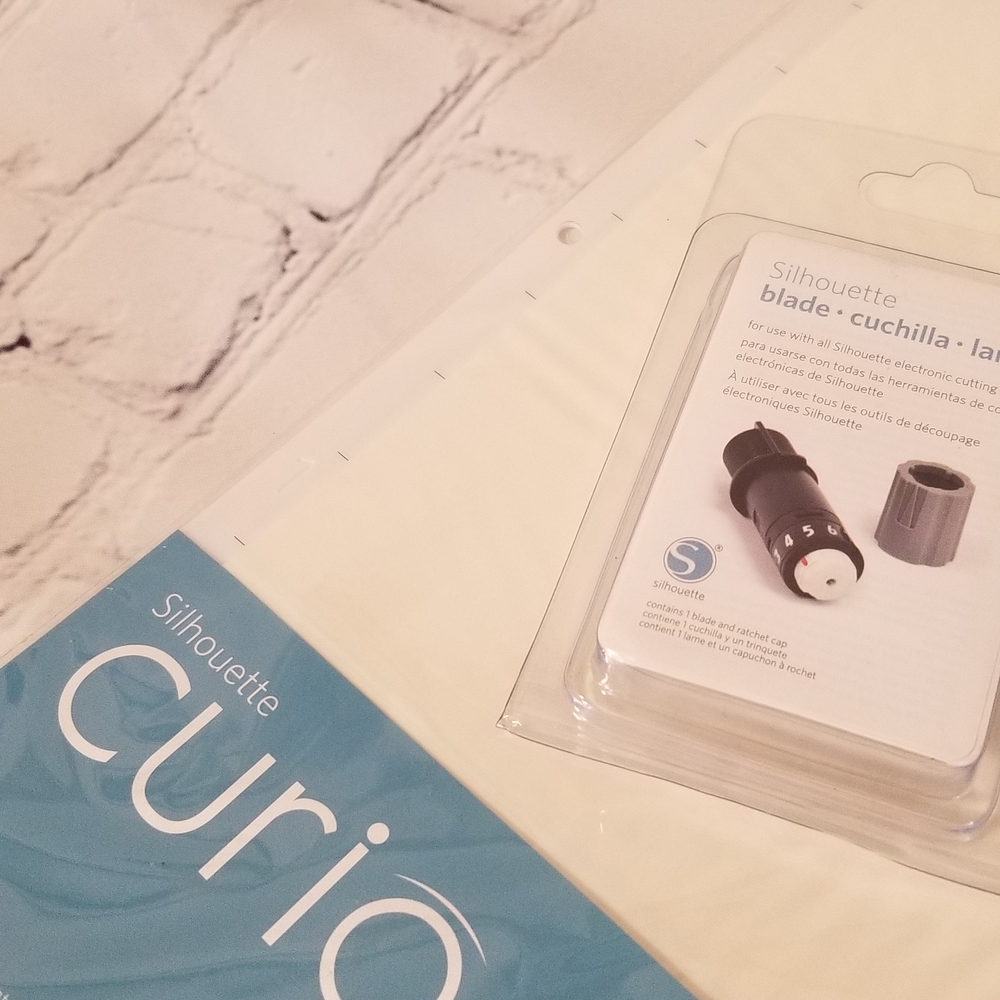 Vinyl Curio Cut Blade and Mat Set - Black and White